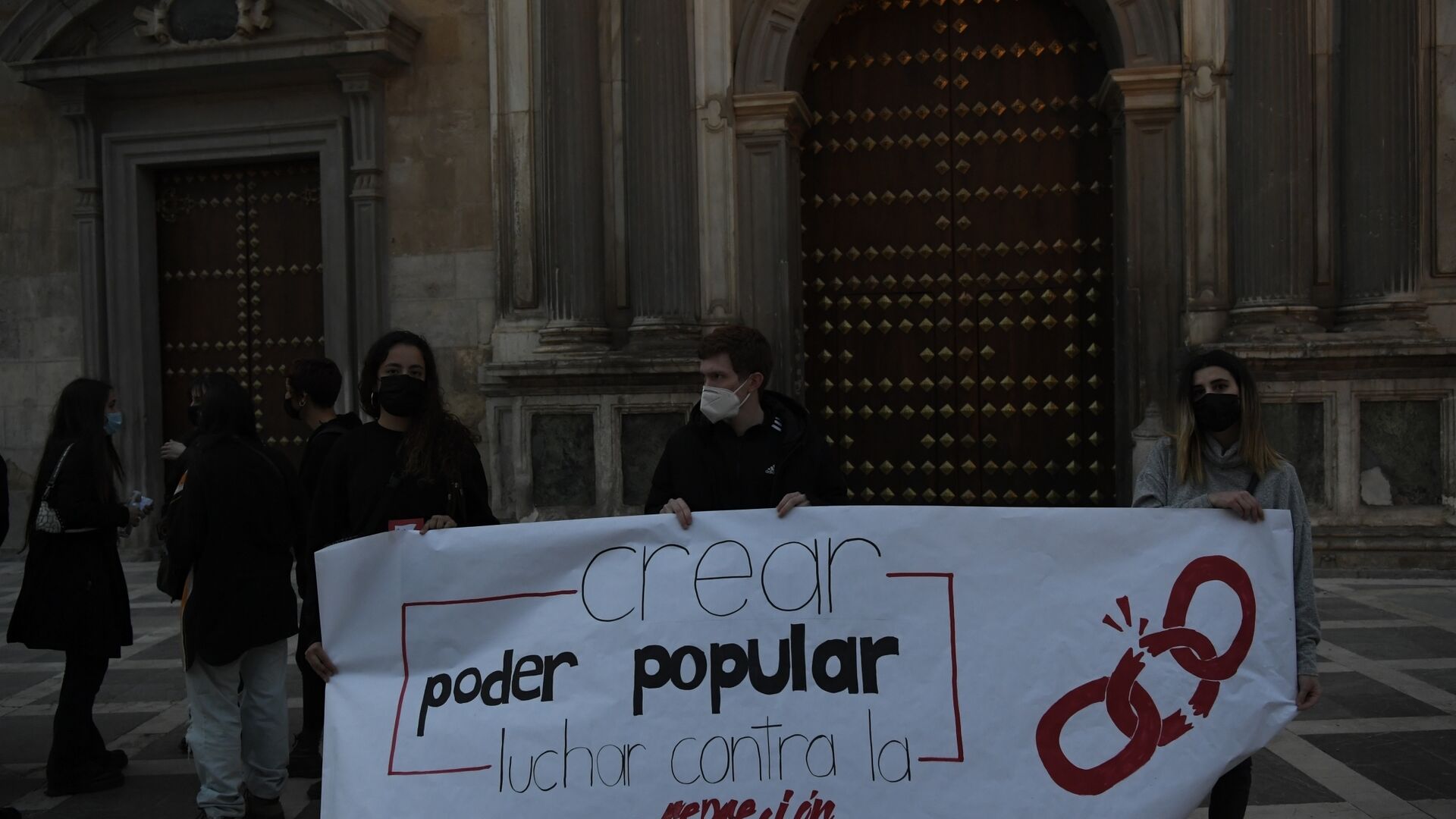 Fotos: disturbios y altercados entre manifestantes y la Polic&iacute;a en Granada