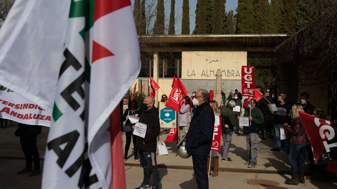Las protestas laborales en la Alhambra han comenzado este jueves