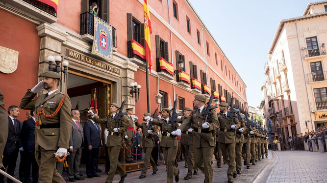 Granada impulsará su candidatura como sede para celebrar el Día de las Fuerzas Armadas