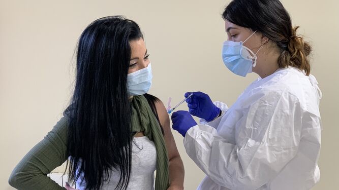 Granada suma más de 180.000 vacunas puestas contra el coronavirus