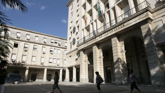 Sede judicial en el Prado de San Sebastián.