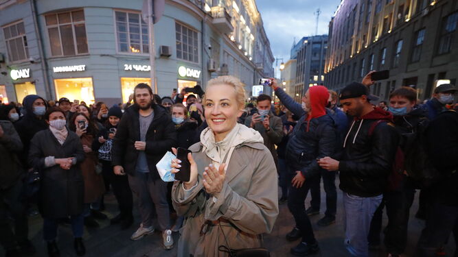 Yulia Navalnaya, esposa de Alexei Navalni, en la protesta de Moscú.