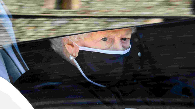 Isabel II, llegando al funeral de su marido el pasado sábado.