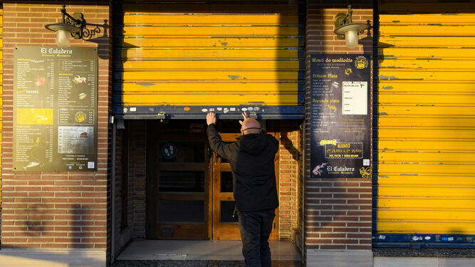 Granada sigue en alerta 4 y bares y comercios seguirán cerrando a las ocho