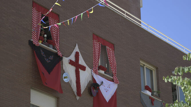 El pasado año, el Día de la Cruz se celebró en balcones y ventanas.