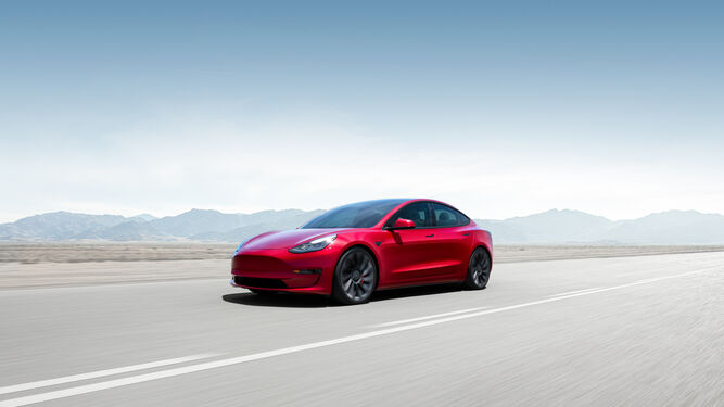 Tesla revisará miles de coches en Norteamérica por problemas en cinturones y frenos