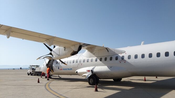 Un avión de Air Nostrum que opera la ruta aérea Sevilla-Almería.