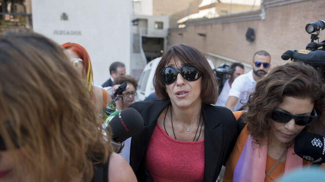 Juana Rivas a la salida del juzgado