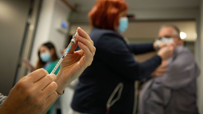 Andalucía lanza cuatro convocatorias masivas de vacunación sin cita para personas entre 50 y 69 años