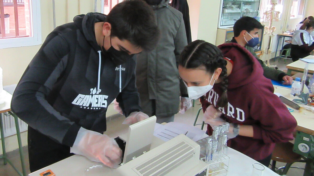 Los alumnos participan en un proyecto de la Estación Experimental del Zaidín
