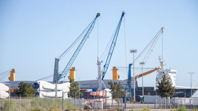 El Puerto de Motril exporta más de 200.000 toneladas a la Unión Europea en el primer semestre