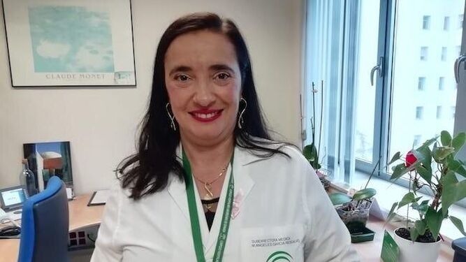 La gerente del Hospital Virgen de las Nieves de Granada, María Ángeles García,
