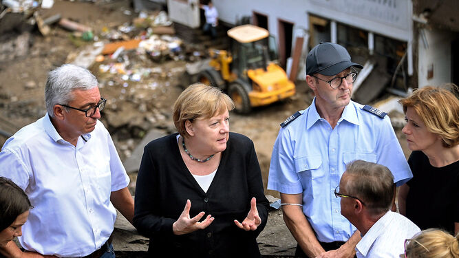 Angela Merkel en Renania Palatinado, una de las zonas más afectadas por las inundaciones.