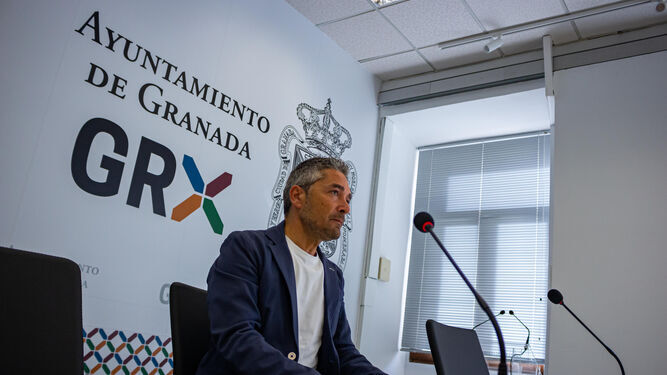 Olivares lamenta que el PSOE "cree chiringuitos como pago por la alcaldía a Luis Salvador"