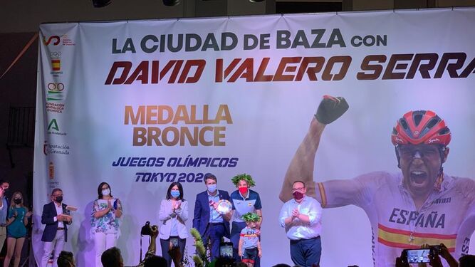 Un momento del homenaje a David Valero en Baza