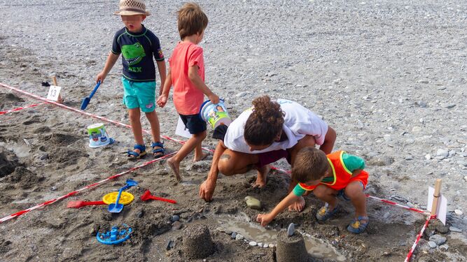 La Herradura se llena de jóvenes arquitectos en la arena