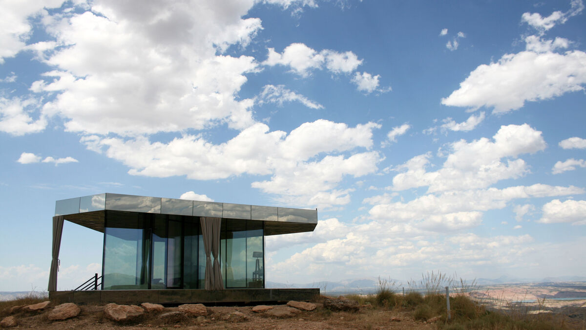 La casa de cristal del desierto de Gorafe se aleja de las miradas curiosas
