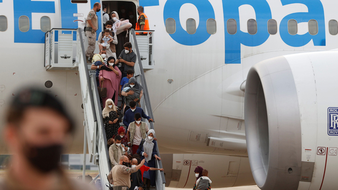 Llegada de refugiados afganos a la Base Aérea de Torrejón de Ardoz.
