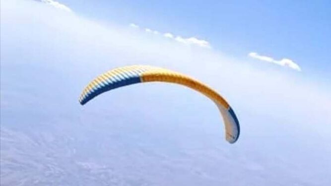 José Prados, de Dílar (Granada), completa el vuelo en parapente más largo de España