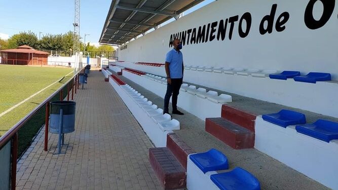 El campo de fútbol municipal ‘Cañada de la Era’  de Otura ha sido objeto de reforma.