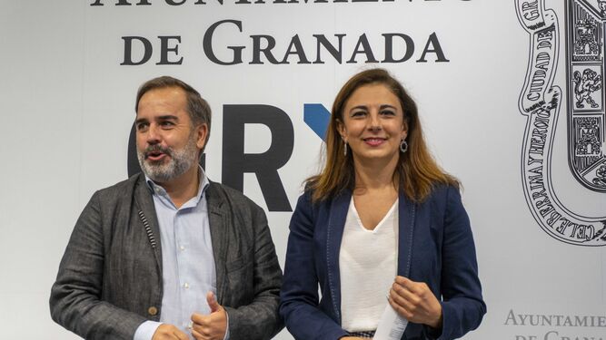 Los concejales socialistas Jacobo Calvo y Raquel Ruz