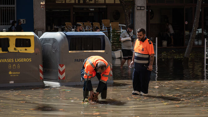 Imágenes de las inundaciones causadas por la lluvia en Isla Cristina