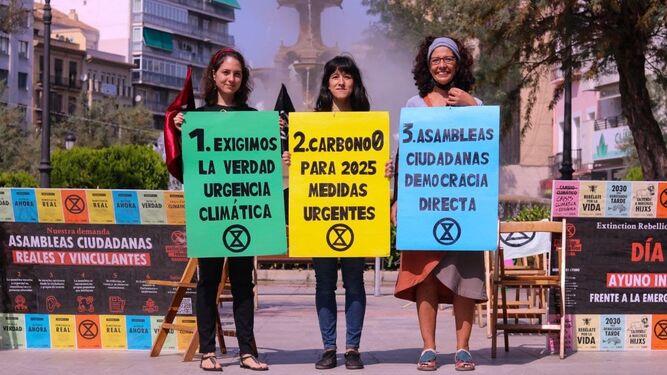 La asociación ecologista internacional Extintion Rebelion realiza un acto en Granada y pide reunirse con el Gobierno de España