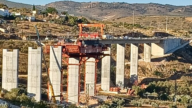 Aspecto reciente de las obras del viaducto de Riofrío