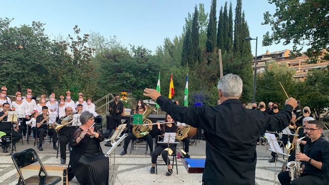 Monachil estrena himno oficial con un concierto en el Parque de los Aragones