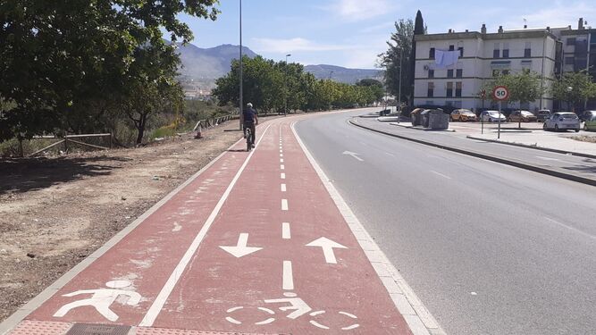 Parte ya habilitada del carril bici del Distribuidor Norte de Granada capital
