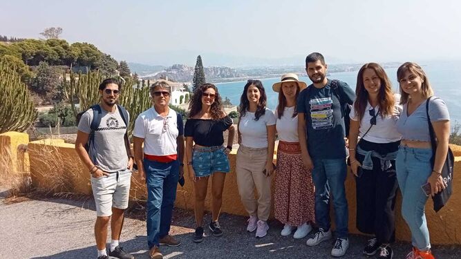Un grupo de 'Influencers' de viajes descubren la Costa de Granada