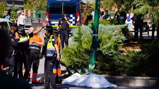 Muere un hombre atropellado por un camión junto al Palacio de Congresos de Granada