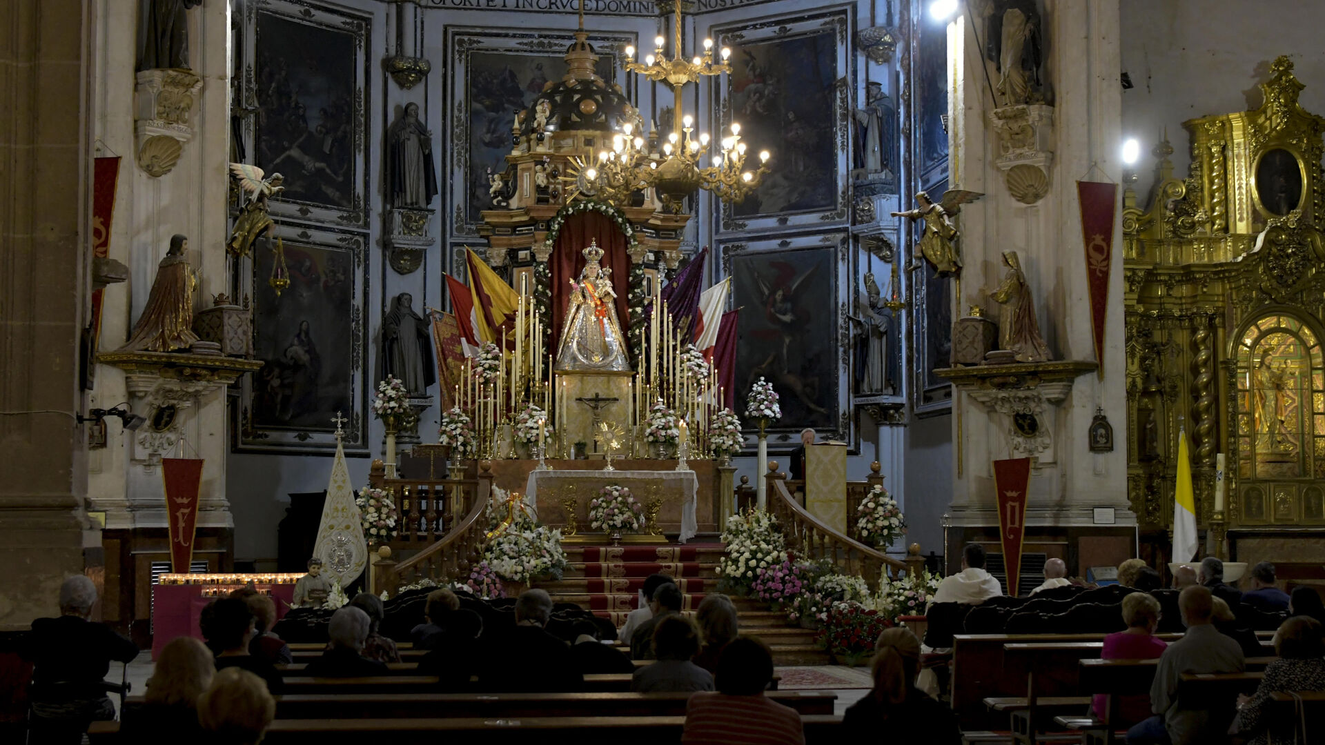 Fotos: Cultos a la Copatrona de Granada, la Virgen del Rosario