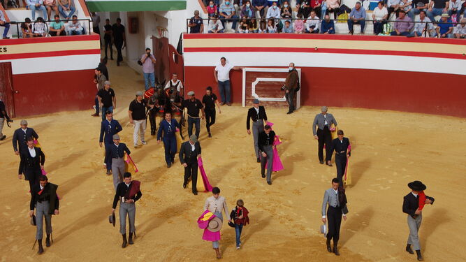 Momento del paseíllo del festival taurino de la Feria de Huéscar