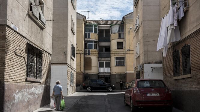 La Junta quiere extender el modelo de reconstrucción de Santa Adela a otros barrios de Granada