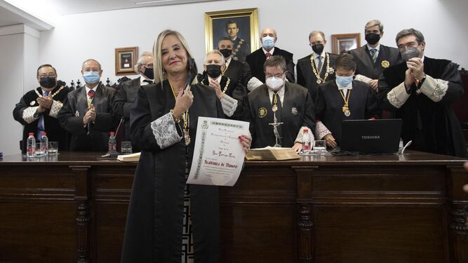 A la conclusión del acto de ingreso en la Real Academia de Jurisprudencia y Legislación de Granada