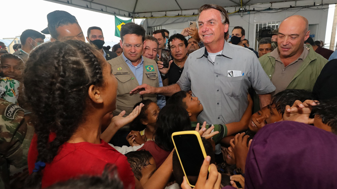 Jair Bolsonaro, durante una reciente visita a la frontera con Venezuela.