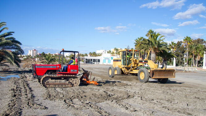 Costas inicia los trabajos de mejora de la Playa de Poniente de Motril