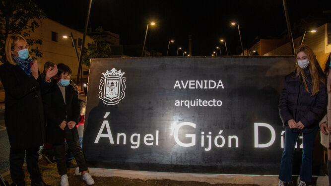 Motril homenajea a Ángel Gijón renombrado una de sus grandes avenidas
