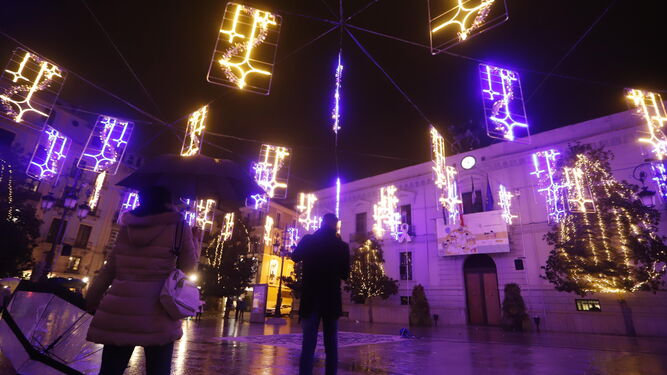 Una mirada de las luces de Navidad en la plaza del Carmen
