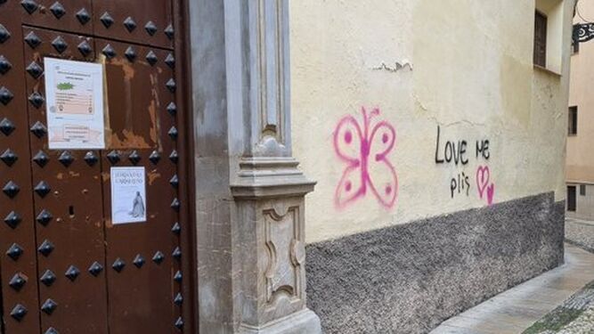 El Museo de las Carmelitas de Granada vuelve a denunciar pintadas en su fachada