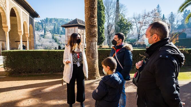 Visitas guiadas a la Alhambra en familia