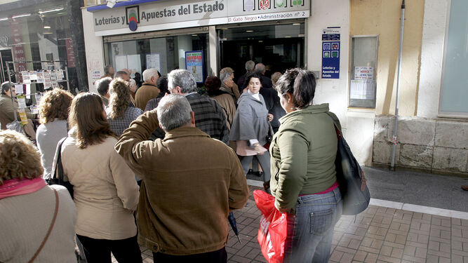 De media, los andaluces gastarán en décimos del Sorteo de la Lotería del Niño 118,1 millones de euros, 1,8 millones de euros más que en el año 2021