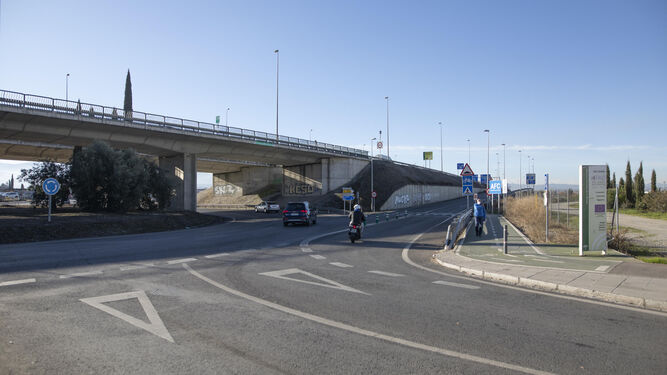 Granada pide el desdoble de carriles en las rotondas de acceso a la ciudad para priorizar el autobús