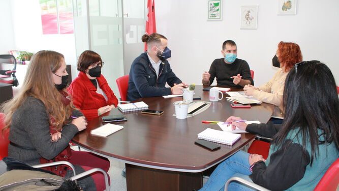 Imagen de la reunión entre IU y CCOO en Granada