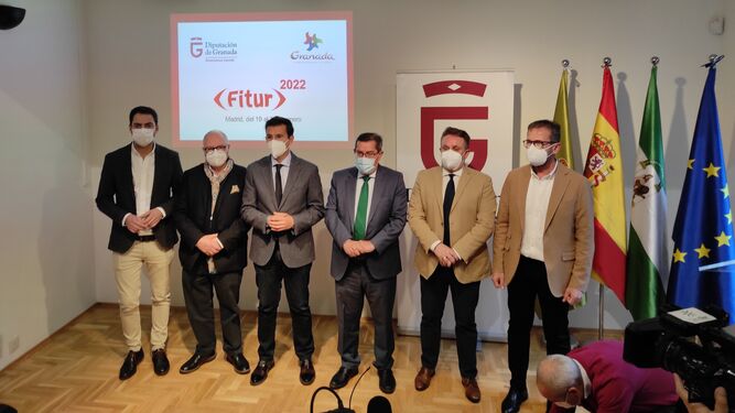 Representantes de las instituciones y entidades de Granada que acuden a la Feria de Turismo Fitur 2022