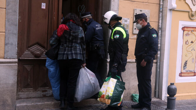 Las familias desalojadas del edificio de Emuvyssa renunciaron a un alojamiento municipal para ocupar la vivienda