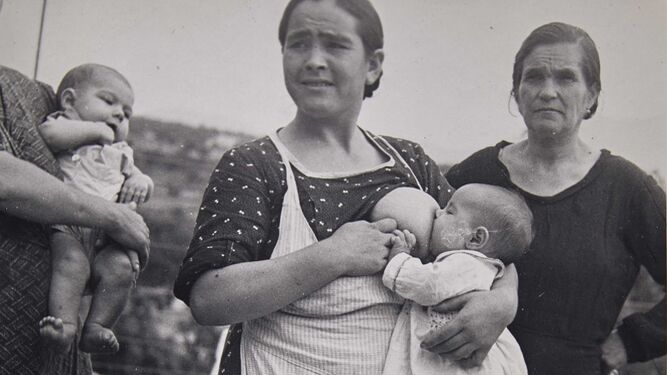 Fotografía sin título de Kati Horna, tomada en Vélez-Rubio, Almería, 1937.