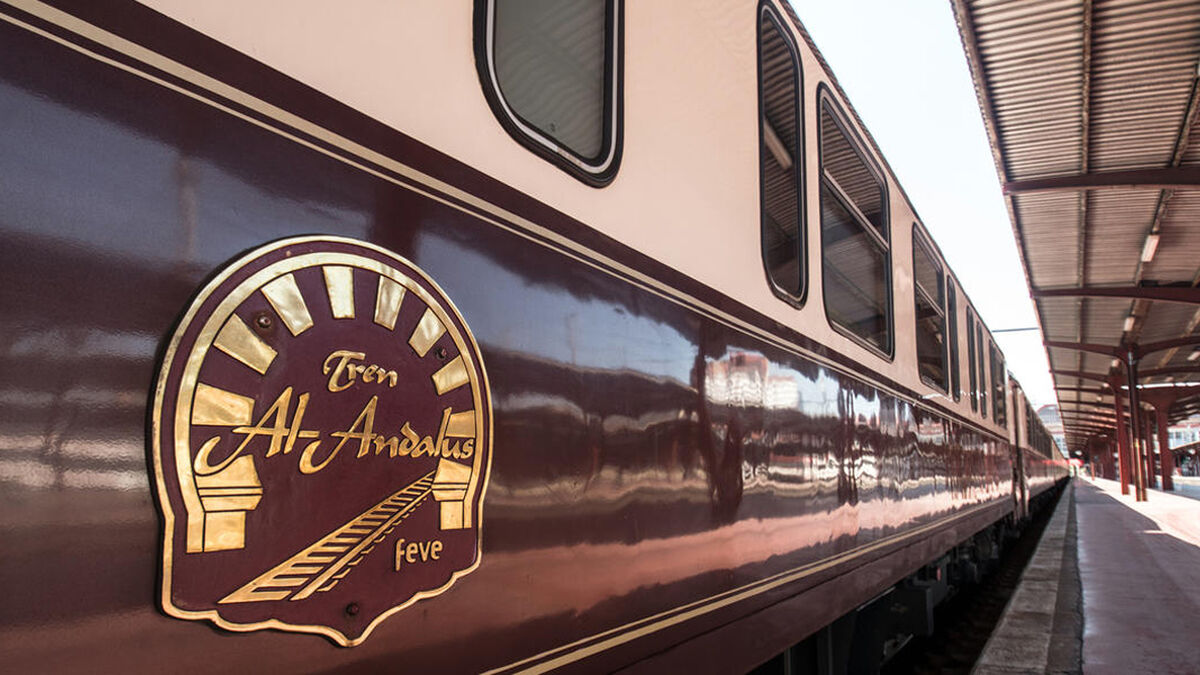 El lujoso tren Al Andalus, al estilo Orient Express, volverá a visitar Granada: billetes desde 3.895 euros