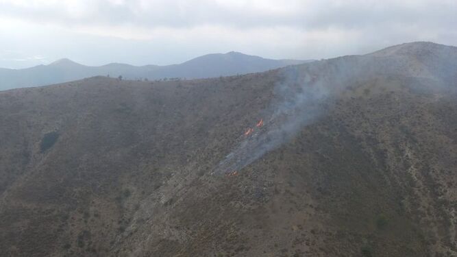 Imagen del incendio declarado en Polopos